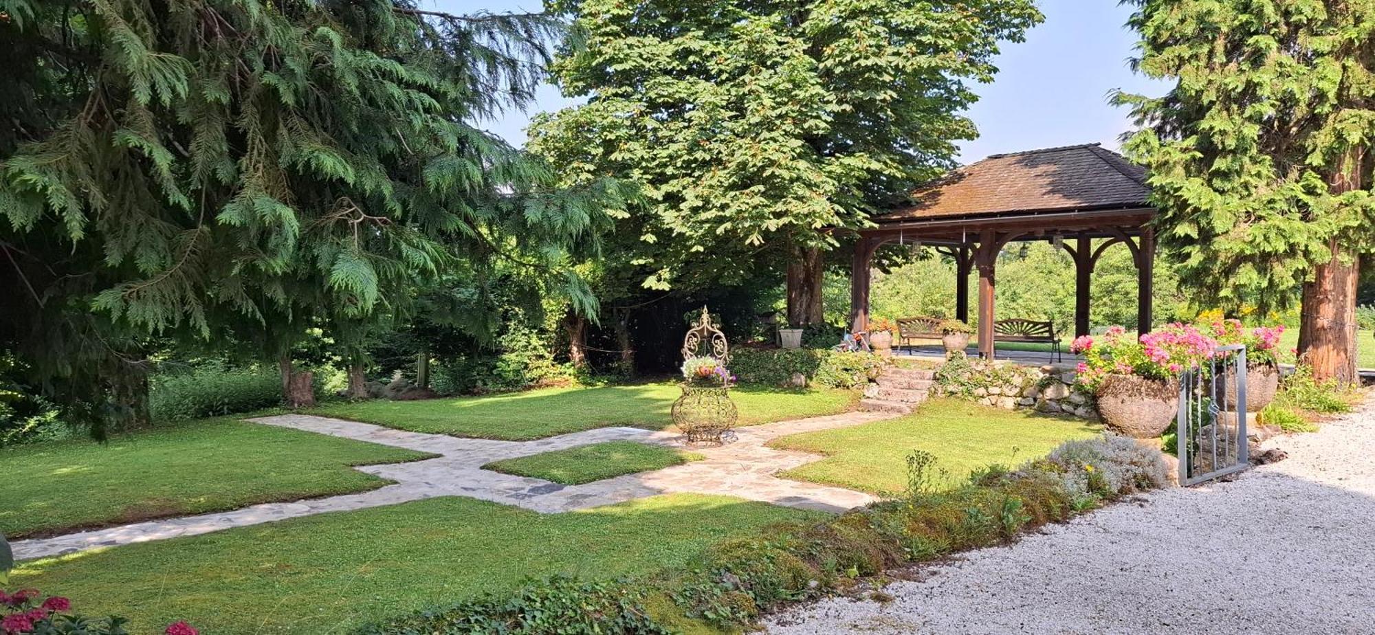 Ferienwohnungen Schloss Wasserleonburg Nötsch エクステリア 写真